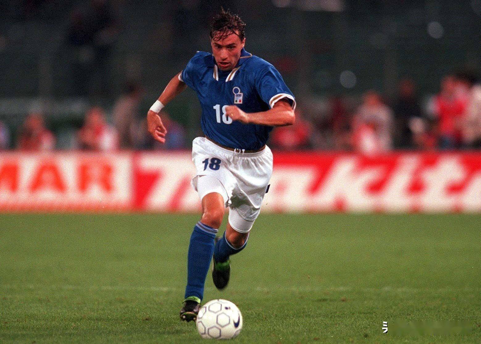 这脚传球太绝了，全队惊呆